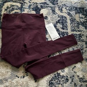 NWT Lululemon Reveal Tight